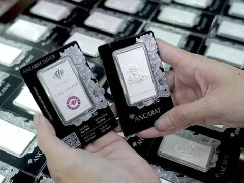 Giá bạc tăng mạnh trở lại