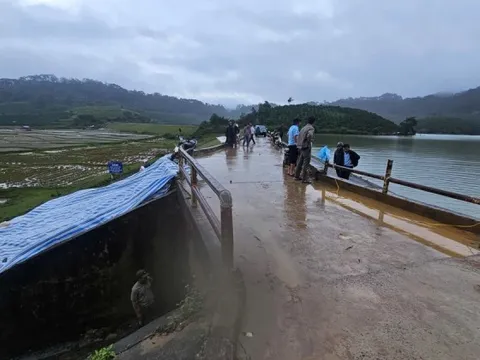 Di dời khẩn cấp 70 hộ dân vì hồ thủy lợi chứa 1,3 triệu m³ nước có nguy cơ vỡ