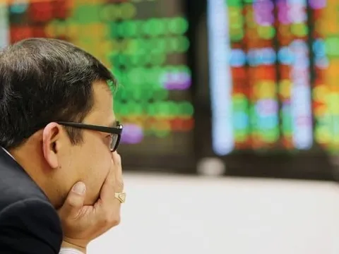 Góc nhìn chuyên gia: Tiếp tục quán tính giảm, VN-Index có thể "lùi" về ngưỡng hỗ trợ gần 1.550–1.580 điểm