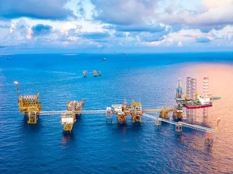 Lập kỳ tích ngoài khơi: Công trình chiến lược đưa "vàng đen" về đích trước hạn 65 ngày