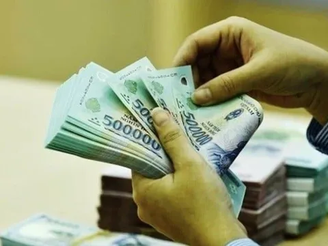 Truy tố người phụ nữ làm giả giấy tờ vay vốn chiếm đoạt tiền của ngân hàng