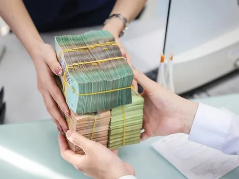 Một ngân hàng vừa tăng lãi suất tiết kiệm ở tất cả kỳ hạn sau thời gian dài nằm yên