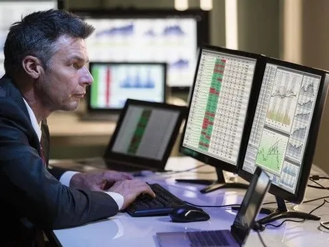 Phiên 10/11: Khối ngoại giảm đà bán ròng, ngược chiều tung hơn 400 tỷ gom một mã Bluechips