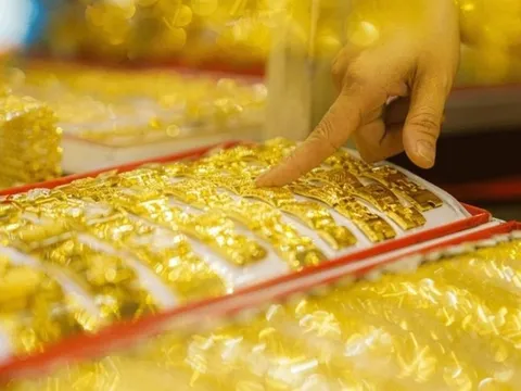 Trưa 11/11: Giá vàng thế giới tiếp tục tăng mạnh, giá vàng trong nước tăng gần 2 triệu đồng/lượng