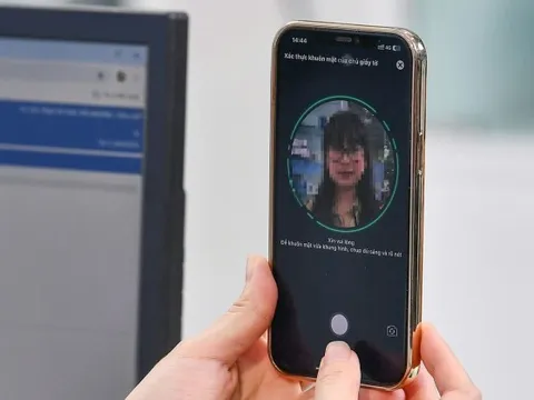 Đang xác minh khuôn mặt và CCCD, cặp vợ chồng tá hỏa phát hiện tài khoản ngân hàng "bốc hơi" hơn 500 triệu đồng