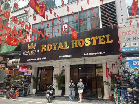 Công an vào cuộc xác minh vụ khách sạn ở Hà Nội "bùng" phòng dù khách đã thanh toán đủ tiền 3 ngày gây bức xúc