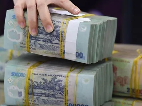 Ngày 12/11, một ngân hàng tăng lãi suất tiết kiệm lên kịch trần