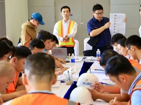 Người lao động nước ngoài cần biết gì về quy định đóng BHXH mới?