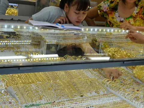 Giá vàng hôm nay 14-11: Sụt giảm mạnh khi nhà đầu tư ồ ạt chốt lời