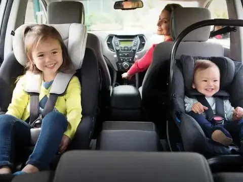 Hiểu đúng về quy định "từ ngày 1/1/2026, ô tô cá nhân phải có thiết bị an toàn khi chở trẻ em"