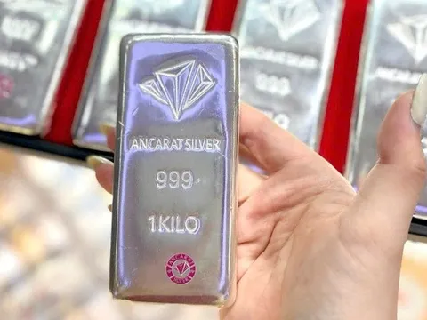 Ngày 18/11: Giá bạc đồng loạt giảm