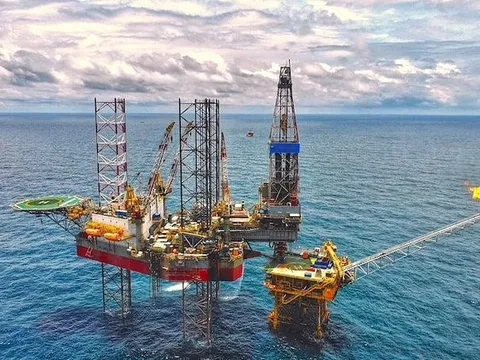 Một cổ phiếu dầu khí tăng bốc 40% lên đỉnh 1 năm, CTCK dự báo tăng trưởng kép 2026-2028 đạt 44%