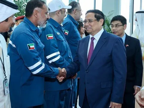 Thăm tổ hợp 27 tỷ USD là niềm tự hào của Kuwait, Thủ tướng đề cập tới siêu dự án có 3 nước tham gia ở Việt Nam