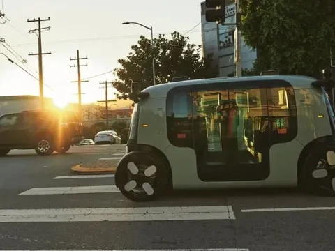 Kỷ nguyên xe tự lái đến gần: Ô tô được trang bị như smartphone, Uber, Lyft dần trở nên lỗi thời