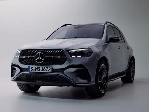Chào giá hơn 4,6 tỷ tại Việt Nam, mẫu SUV PHEV đầu tiên của Mercedes-Benz có gì?