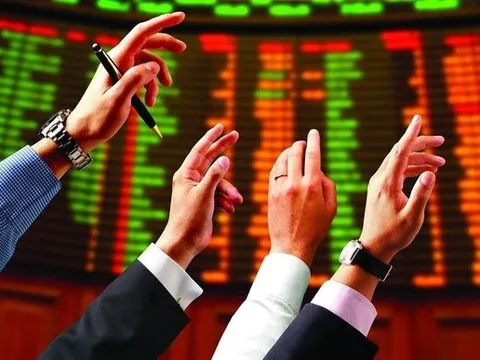 Tự doanh CTCK giảm đà bán ròng trong phiên 19/11, ngược chiều gom mạnh một cổ phiếu xây dựng