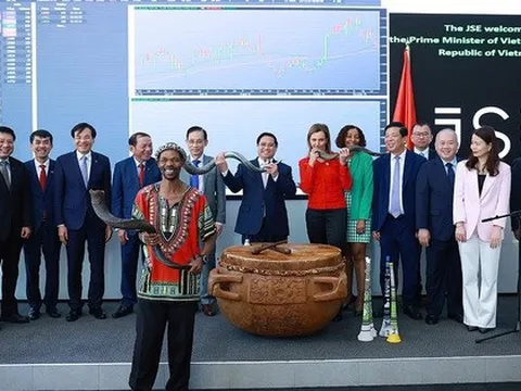 Thủ tướng thăm, làm việc tại thị trường chứng khoán lớn nhất châu Phi