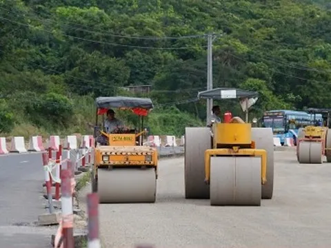 Tấp nập thi công đường ven biển 7.000 tỷ nối TP.HCM - Lâm Đồng