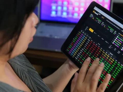 Chứng khoán Hòa Bình bị đình chỉ một phần hoạt động giao dịch