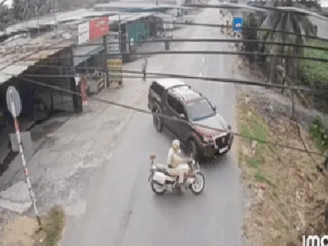 Truy tìm tài xế ô tô bán tải tông CSGT rồi bỏ trốn