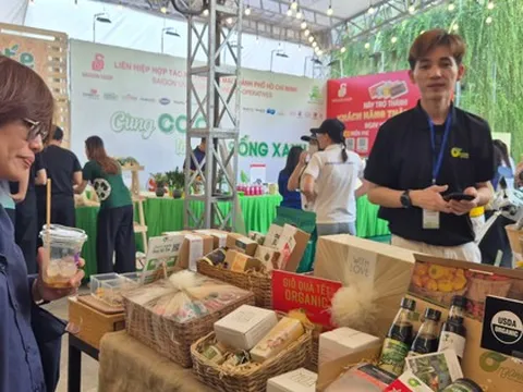 Không lo thiếu hàng Tết