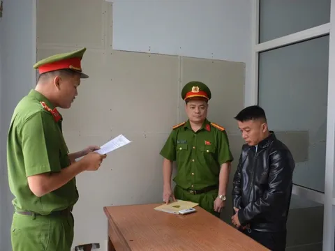 Bắt nhân viên Trần Hồng Huy sinh năm 1990