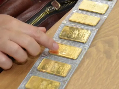 Sáng 27-11, giá vàng miếng SJC vượt xa 153 triệu đồng/lượng