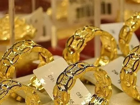Chiều nay, nhiều nhà vàng ở Hà Nội cho mua không giới hạn nhẫn tròn trơn