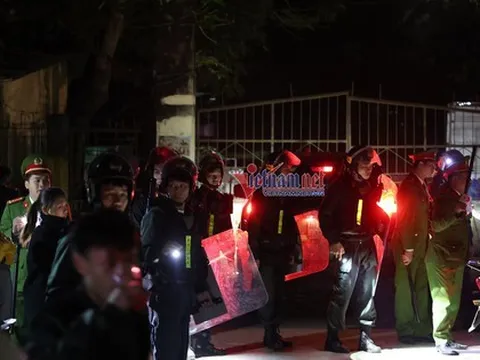 Công an Lạng Sơn phong tỏa lối vào Trạm Quản lý thị trường số 4