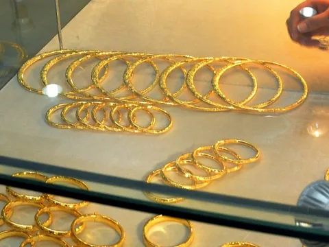 Giá vàng hôm nay 29-11: Tăng lên mức kỷ lục mới