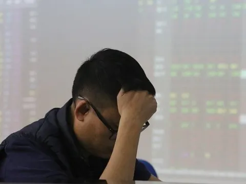 VN-Index tiến sát vùng 1.700 điểm nhưng thanh khoản liên tục "tụt áp", điều gì đang diễn ra?