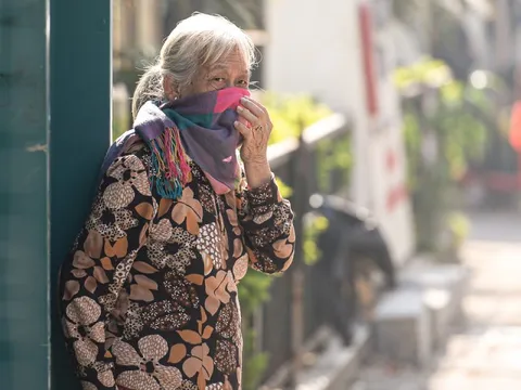 Vì sao Hà Nội bụi mịn dày đặc, ô nhiễm không khí ở top cao nhất thế giới?