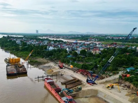 Hà Nội 'chốt' hạn hoàn thành giải phóng mặt bằng 7 cầu vượt sông Hồng