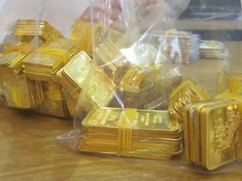 Giá vàng hôm nay 8-12: Vừa mở cửa đã bật tăng