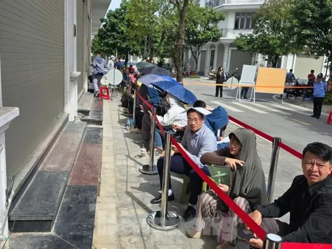 Hết cảnh xếp hàng mua nhà ở xã hội, người dân Hà Nội chỉ cần điền mẫu trên iHanoi