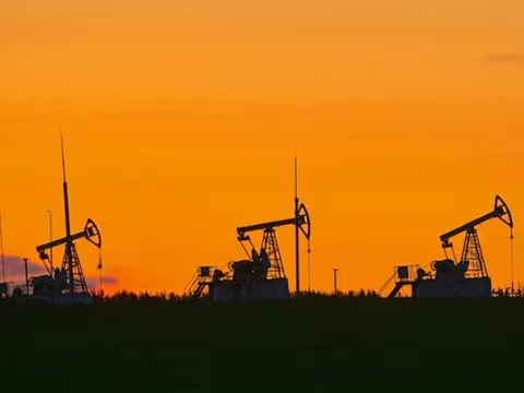 Trung Quốc tăng nhập khẩu dầu cao nhất 27 tháng nhưng không phải tin vui dành cho Nga, hai đối thủ ‘bội thu’ đơn hàng