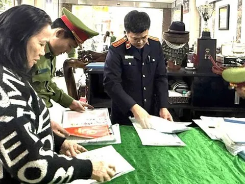 Hé lộ chiêu trò trốn thuế của tiệm vàng nổi tiếng Thanh Hóa