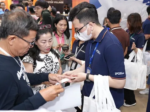 Ví điện tử đua nhau làm mới để giữ chân người dùng