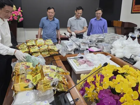 Gần 200 cảnh sát đồng loạt khám xét, bắt 37 đối tượng trong chuyên án đặc biệt lớn