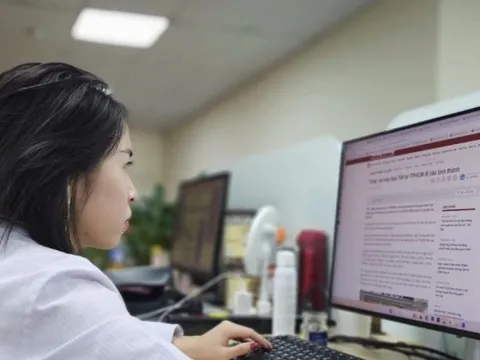 Điểm mới về lương, thưởng, tiền làm thêm giờ của viên chức từ năm 2026