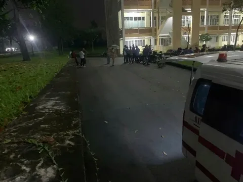 Nam sinh viên nghi nhảy lầu trong trường đại học ở TPHCM: Người thân nói về biểu hiện trước đó