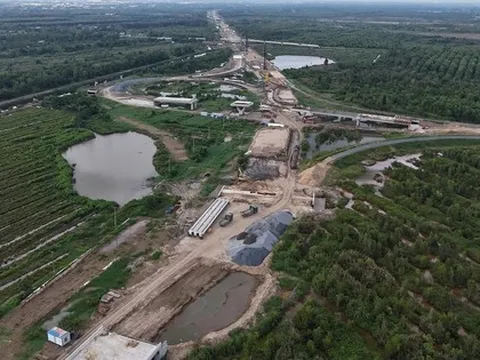 Ráo riết giải ngân vốn đầu tư công: Thuận lợi và thách thức