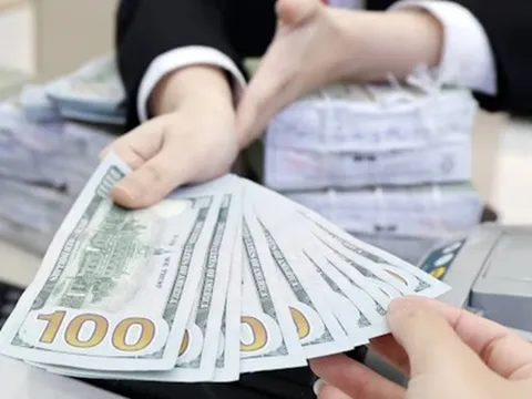 Giá USD tự do giảm rất mạnh