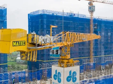 Nợ bảo hiểm kéo dài, Xây dựng Hòa Bình kinh doanh ra sao?