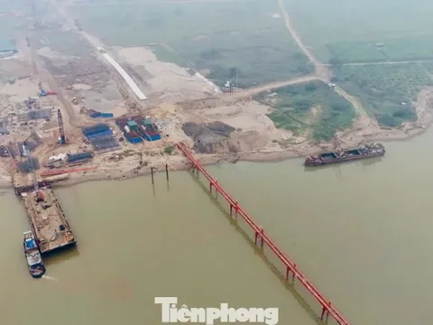 Cận cảnh công trường cầu Hồng Hà gần 10.000 tỷ đồng bắc qua sông Hồng