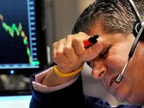 Tự doanh CTCK quay đầu "xả" hàng trăm tỷ đồng cổ phiếu Việt Nam trong phiên 17/12, mã nào là tâm điểm?