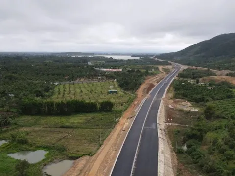 Cận cảnh 48km cuối tuyến cao tốc Khánh Hoà - Buôn Ma Thuột trước giờ thông xe kỹ thuật