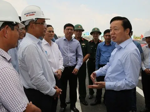 Phó Thủ tướng Trần Hồng Hà thị sát toàn tuyến cao tốc Cần Thơ-Cà Mau trước giờ khánh thành, thông xe kỹ thuật