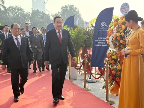 Chủ tịch Quốc hội Trần Thanh Mẫn dự khởi công siêu dự án 855.000 tỷ: Tỷ phú Trần Bá Dương và liên danh các tập đoàn tỷ đô cam kết hiện thực hóa giấc mơ sông Hồng