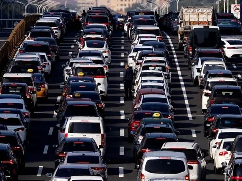 Trung Quốc ra quyết định bước ngoặt – sắp đến ngày ô tô tự lái ‘không cần chạm tay’ chạy đầy đường